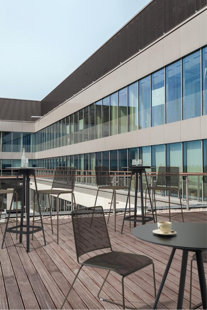 Outdoor office furniture
